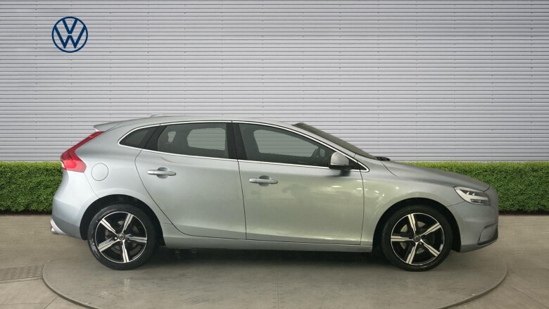 Volvo V40 T2 [122] R DESIGN Nav Plus 5dr Petrol Hatchback